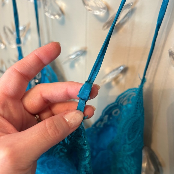 VTG Victoria’s Secret Aqua Slip - Picture 7 of 9